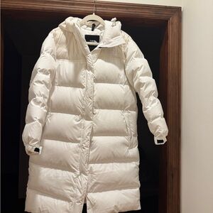 North face Women's White Puffer Coat - 700